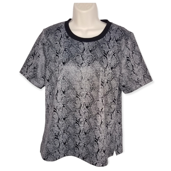 Chico's Snake Print Short Sleeve Gray & Black Top Women's Size 1 (M) - Picture 1 of 5